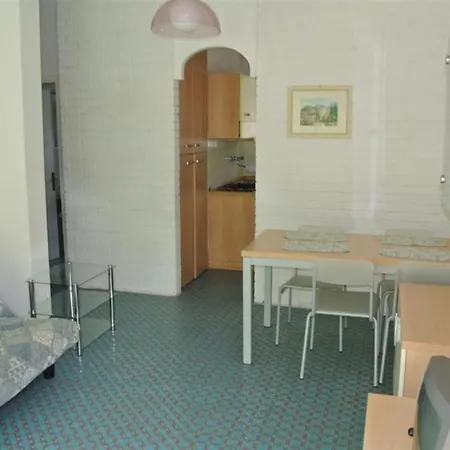 Ferienhaus Fuer 7 Personen Ca 45 Qm In Bibione, Adriakueste Italien Und Umgebung - B62949 *