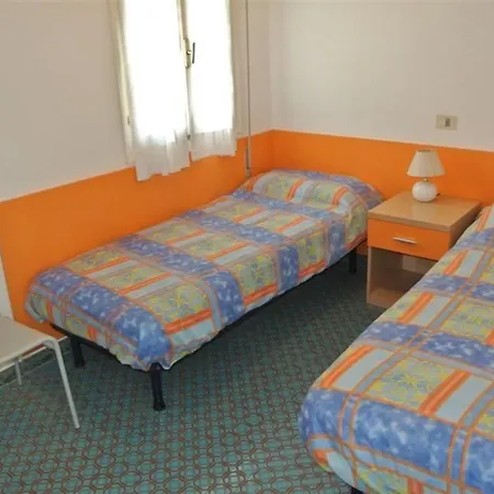 بيت للعطل Ferienhaus Fuer 7 Personen Ca 45 Qm In Bibione, Adriakueste Italien Und Umgebung - B62949