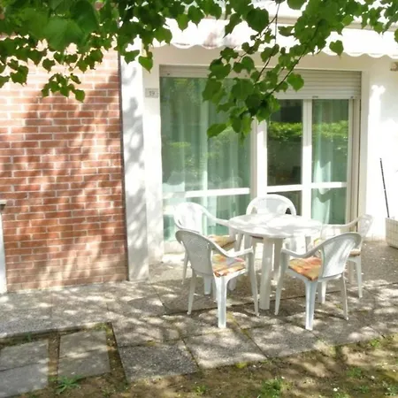 Ferienhaus Fuer 7 Personen Ca 45 Qm In Bibione, Adriakueste Italien Und Umgebung - B62949 *